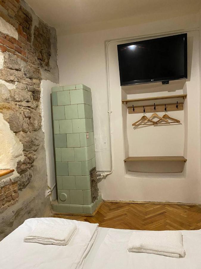 Багатомісні Апартаменти На Арсенальній Lviv Kültér fotó